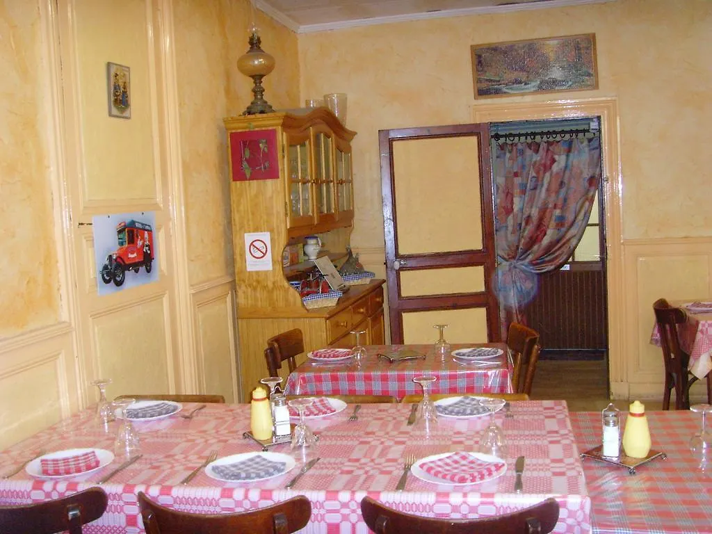 Le Bravard Jumeaux Hotel